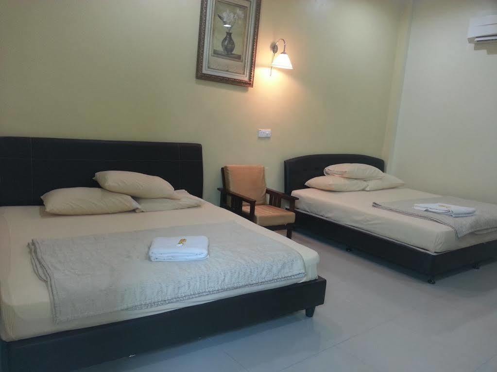 Casavilla Travellers Lodge Taiping Extérieur photo